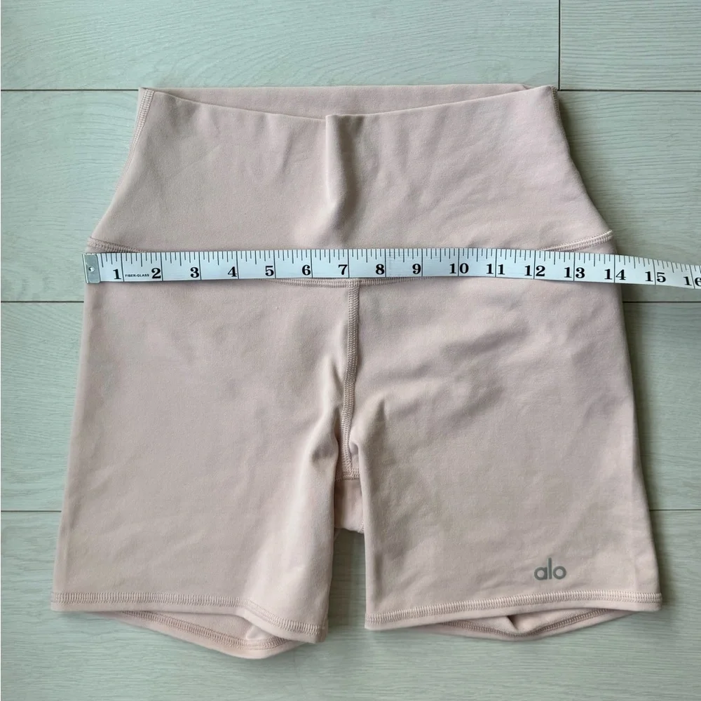 ALO Yoga 5" Airbrush High-Waist Biker Short Pink Quartz US S - Picture 8 of 9